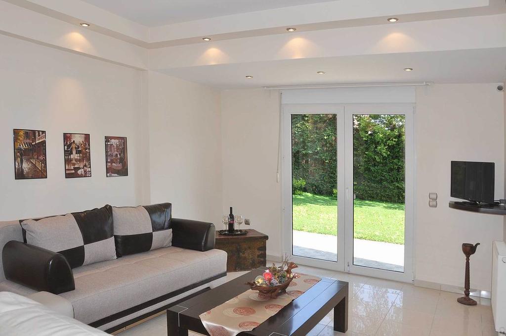Beautiful House With Garden In Rhodes